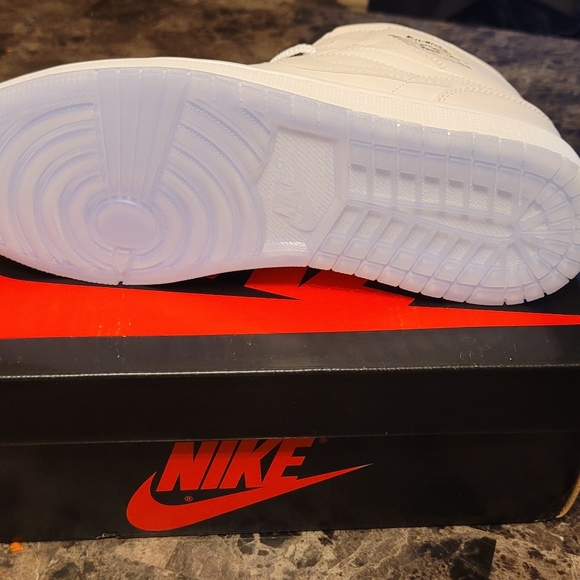 Jordan 1 UVs - Picture 3 of 8